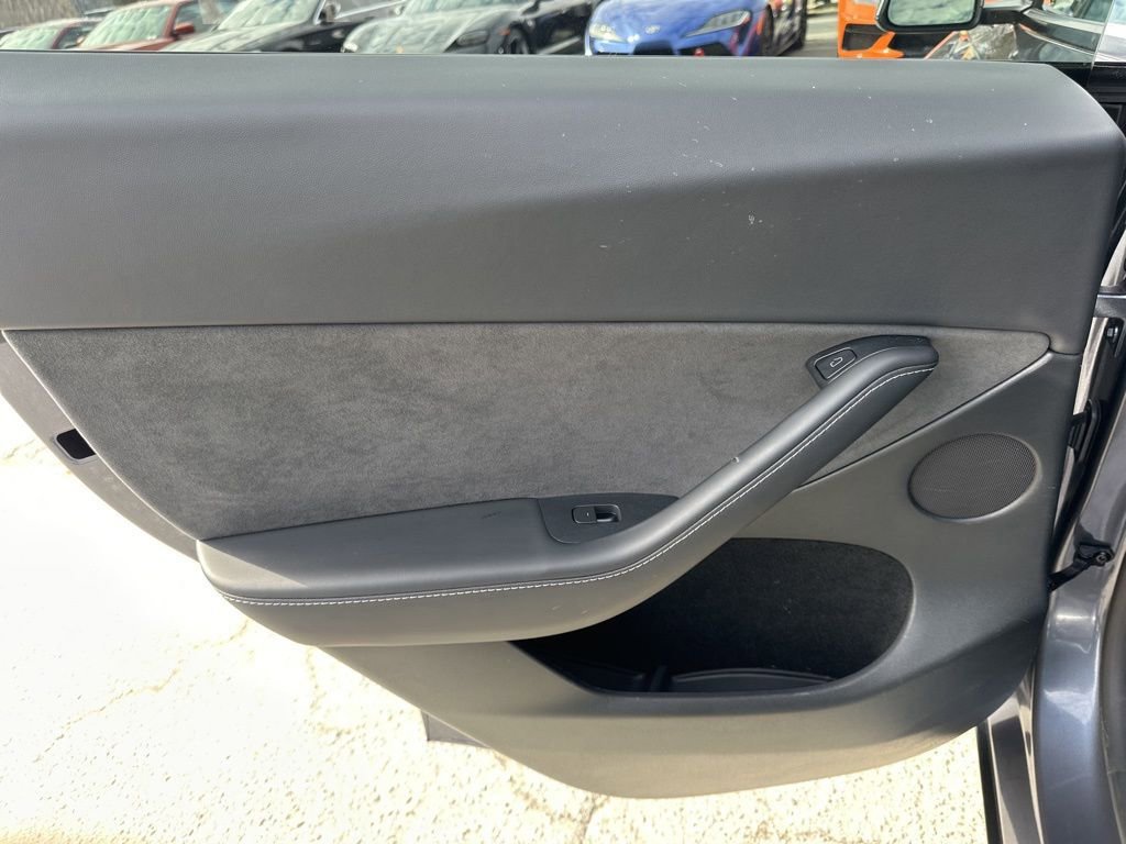 Used 2023 Tesla Model Y Long Range image 28