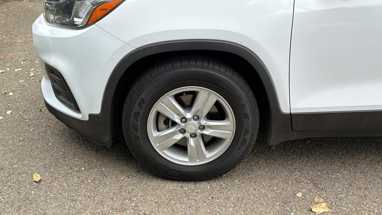 Used 2020 Chevrolet Trax LS FWD image 9