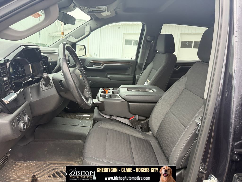 Used 2022 Chevrolet Silverado 1500 LT w/ Z71 Off-Road Package AWD/4WD image 10