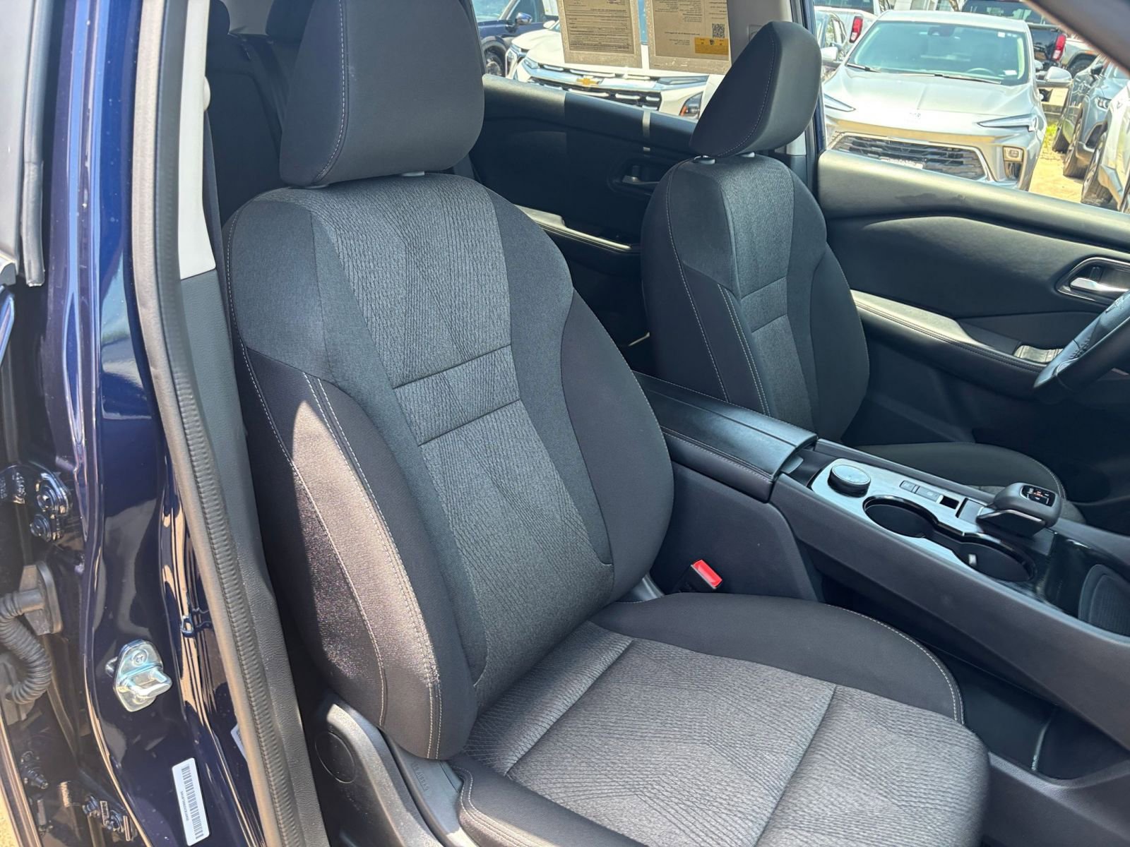 Used 2025 Nissan Rogue SV AWD/4WD image 38