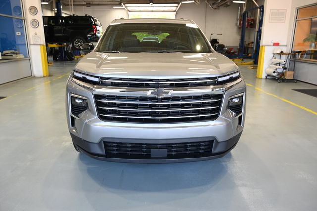 New 2026 Chevrolet Traverse LT w/ LPO, Floor Liner Package FWD image 2