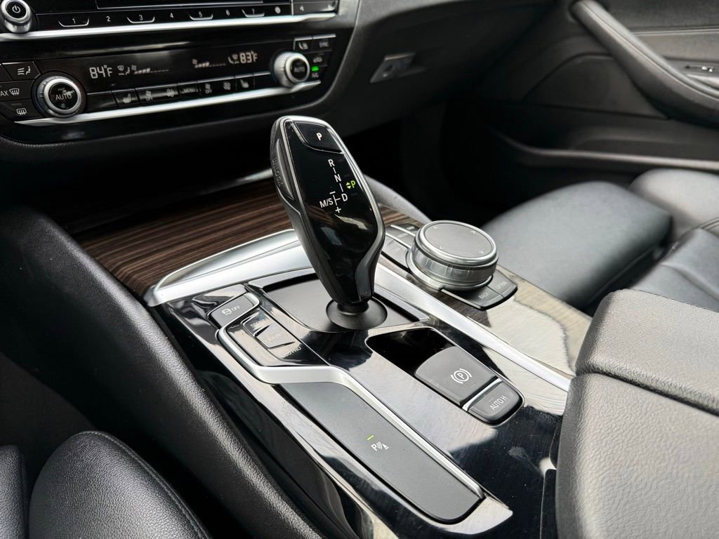 Used 2018 BMW 530i xDrive w/ Premium Package image 12
