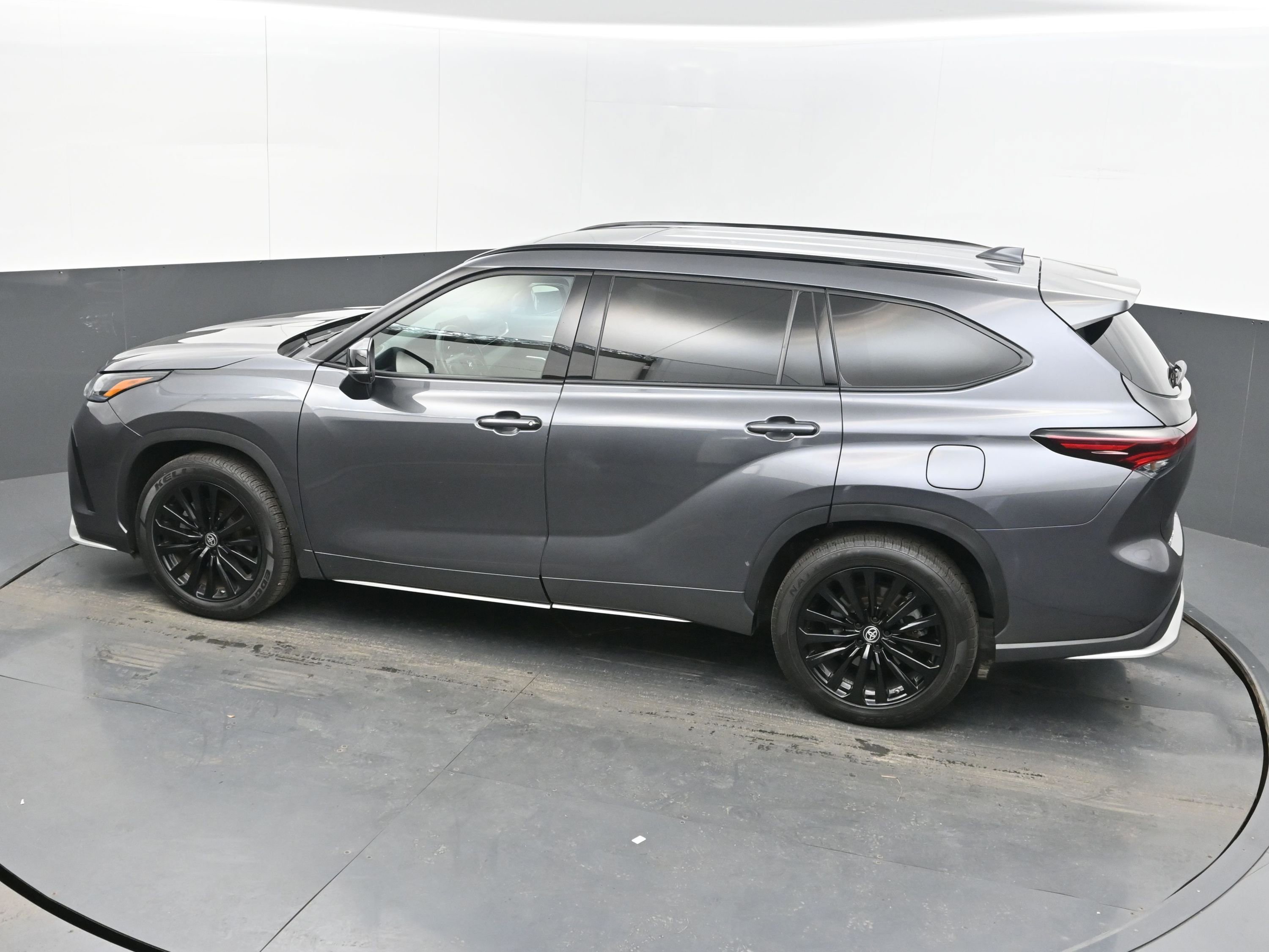 Used 2024 Toyota Highlander XSE image 37