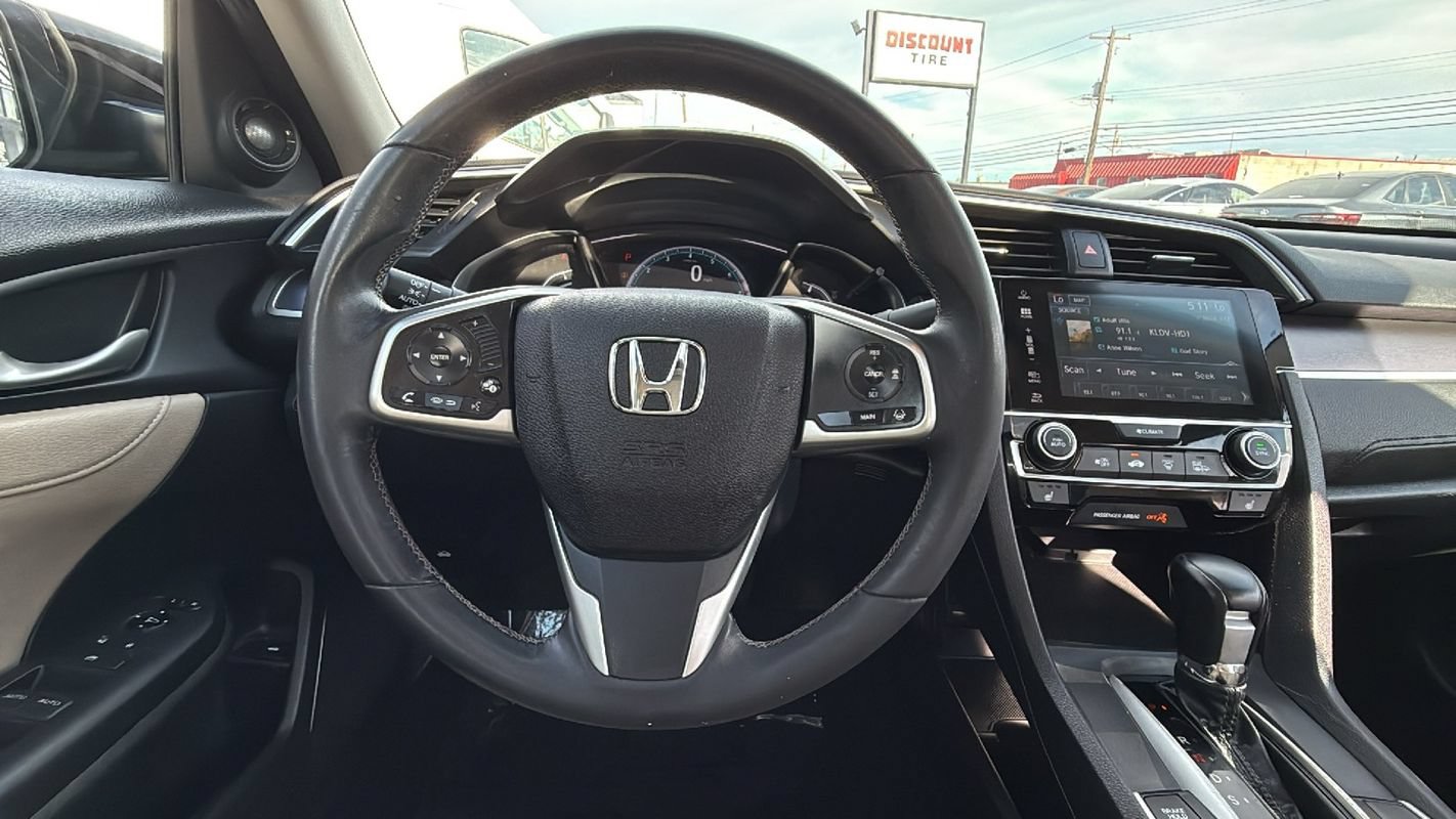 Used 2018 Honda Civic Touring image 19