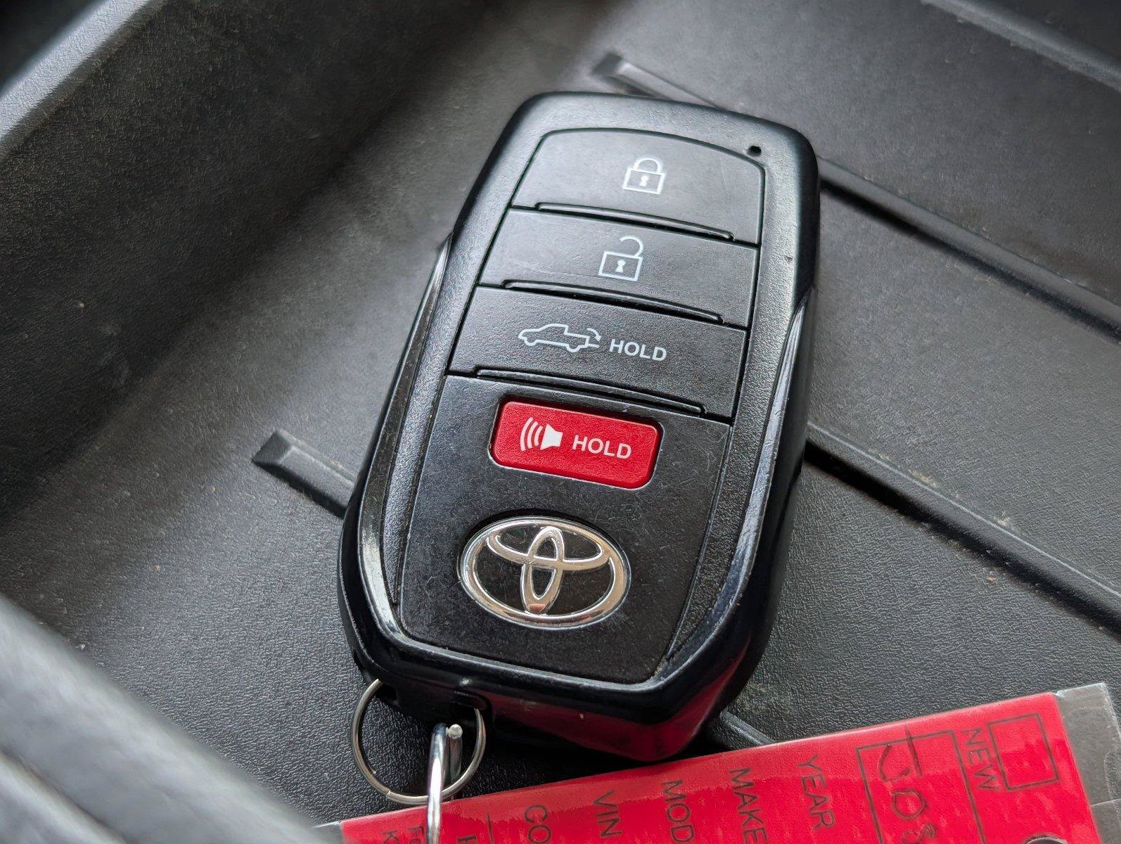 Used 2023 Toyota Tundra Limited AWD/4WD image 23