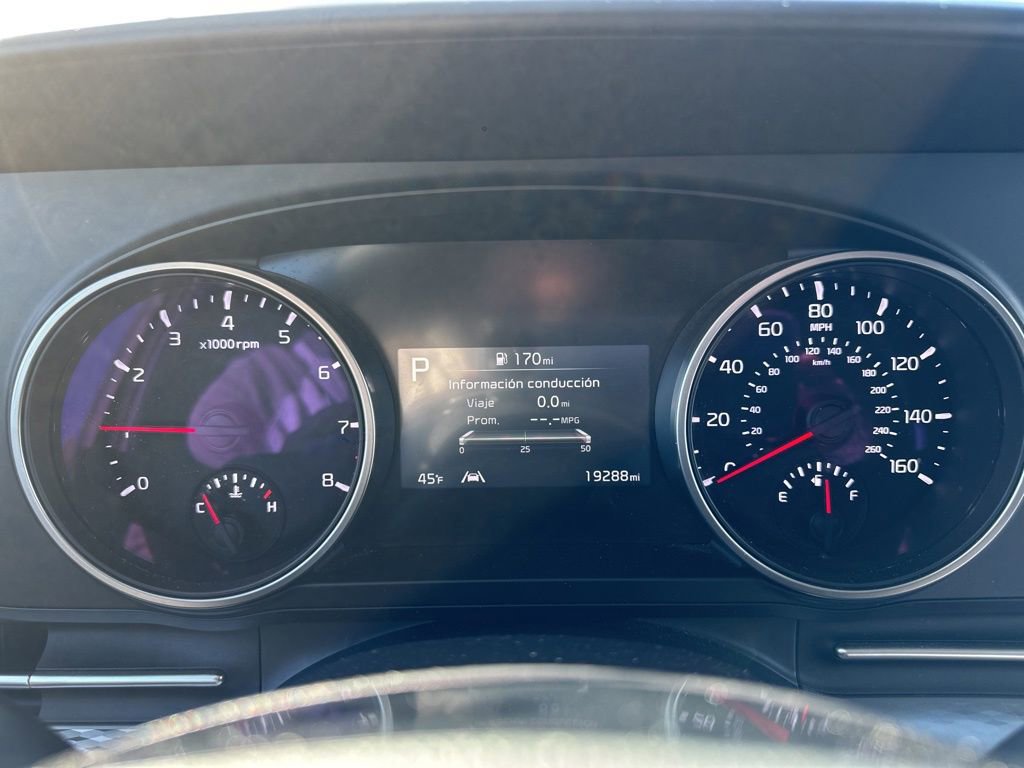 Used 2024 Kia Carnival LX image 29