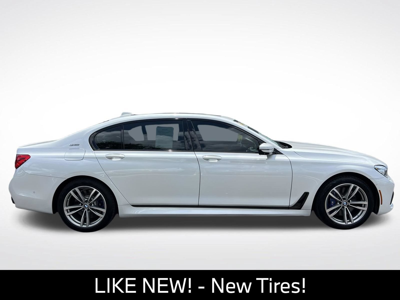 Used 2018 BMW 740e xDrive w/ M Sport Package AWD/4WD image 11