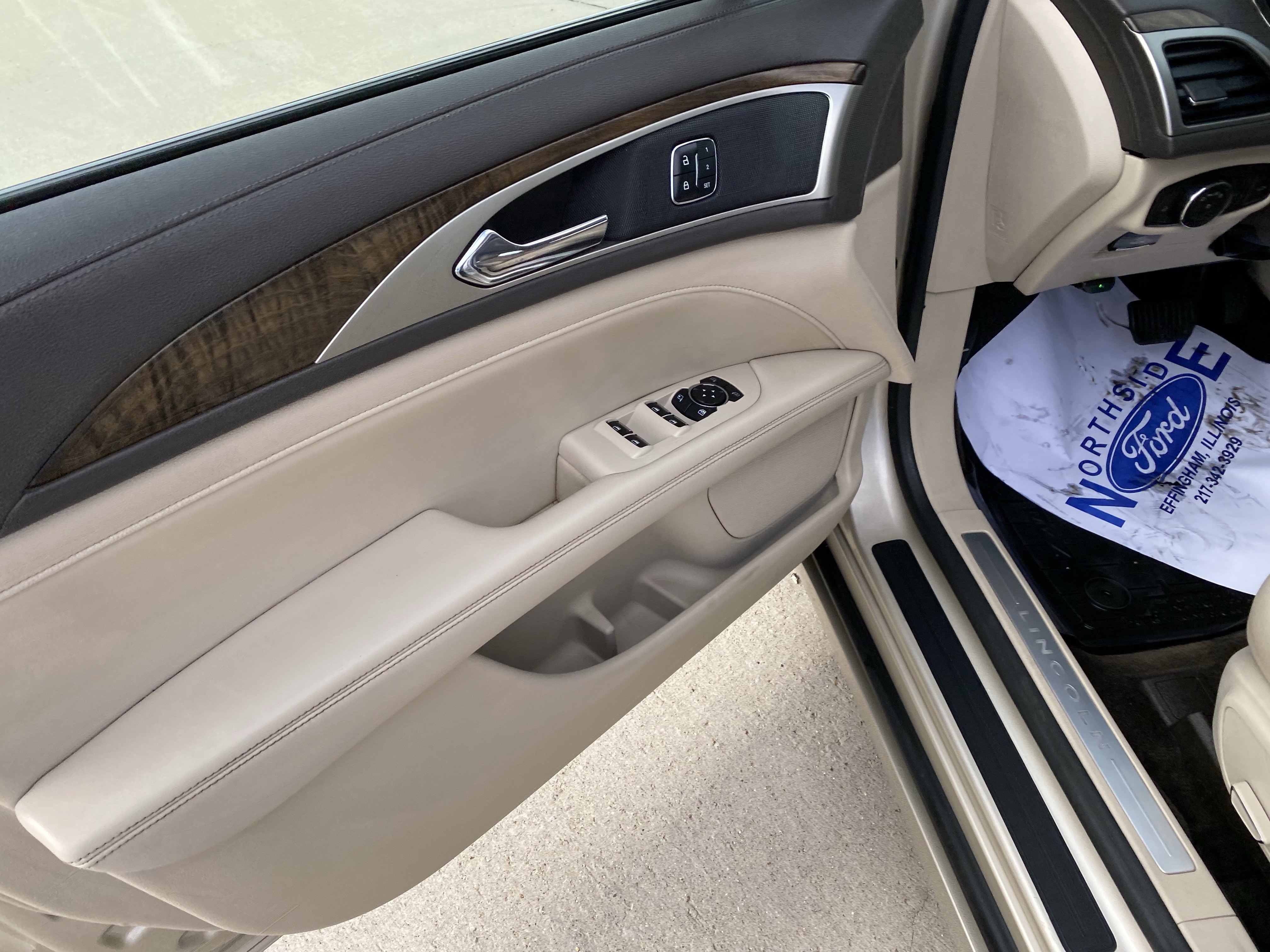 Used 2017 Lincoln MKZ Reserve w/ Technology Package image 13