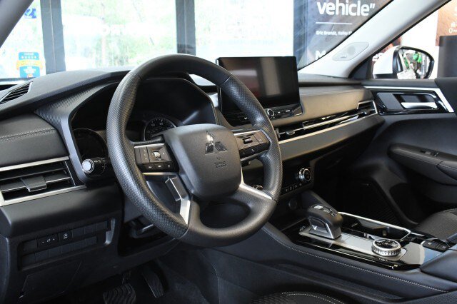 New 2026 Mitsubishi Outlander ES AWD/4WD image 24