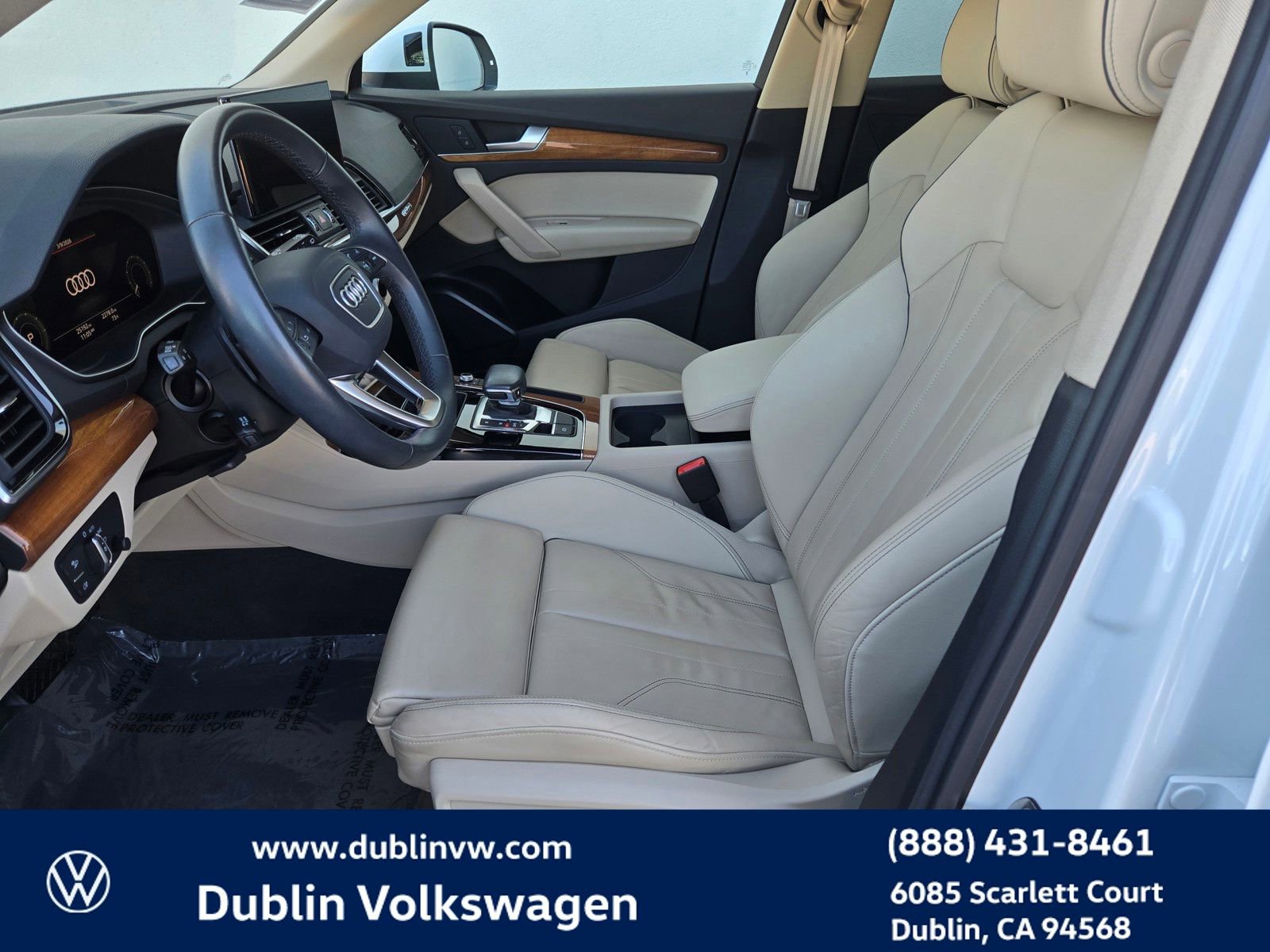 Used 2023 Audi Q5 e Premium w/ Convenience Package image 16
