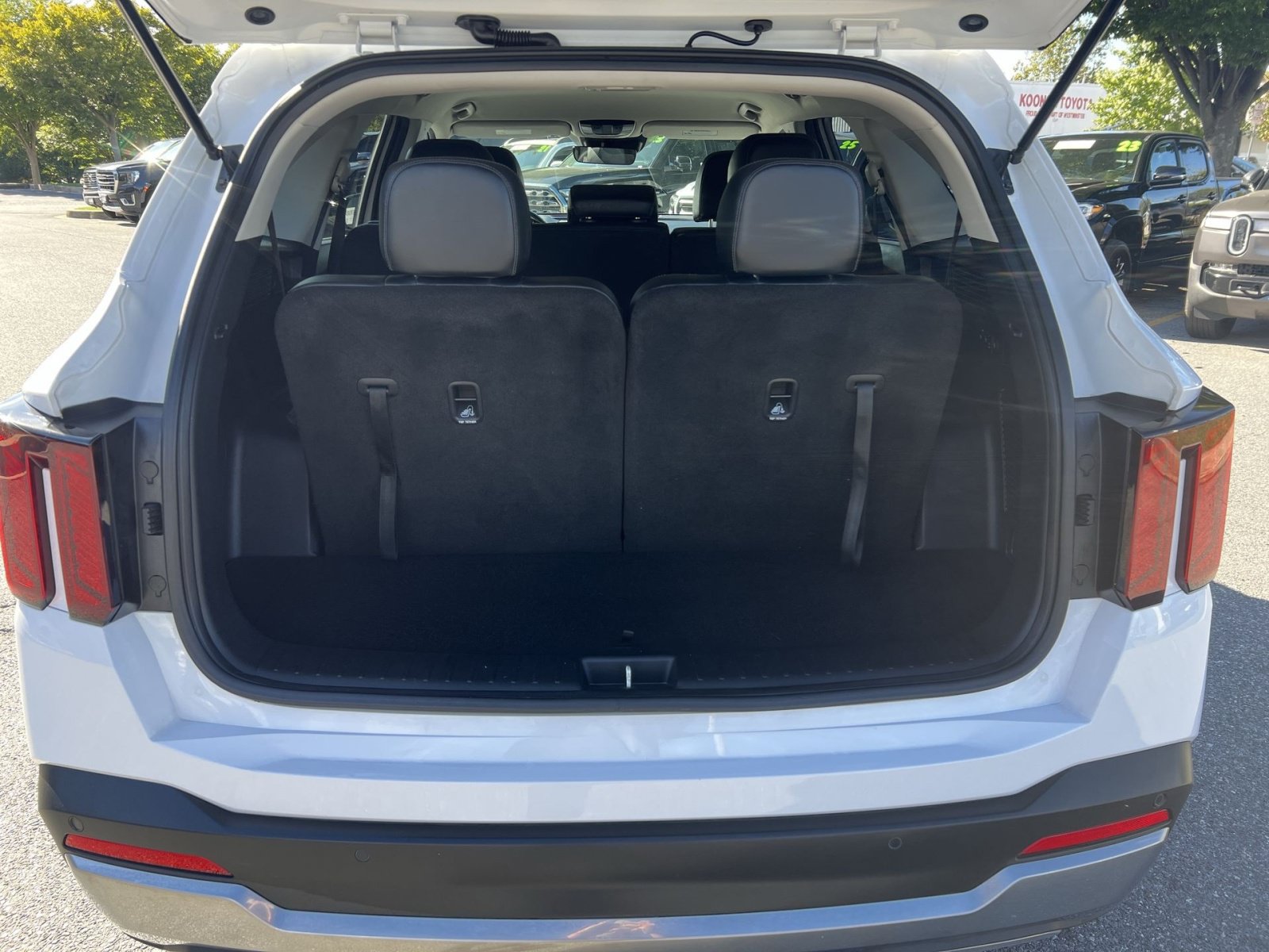 Used 2025 Kia Sorento S FWD image 26