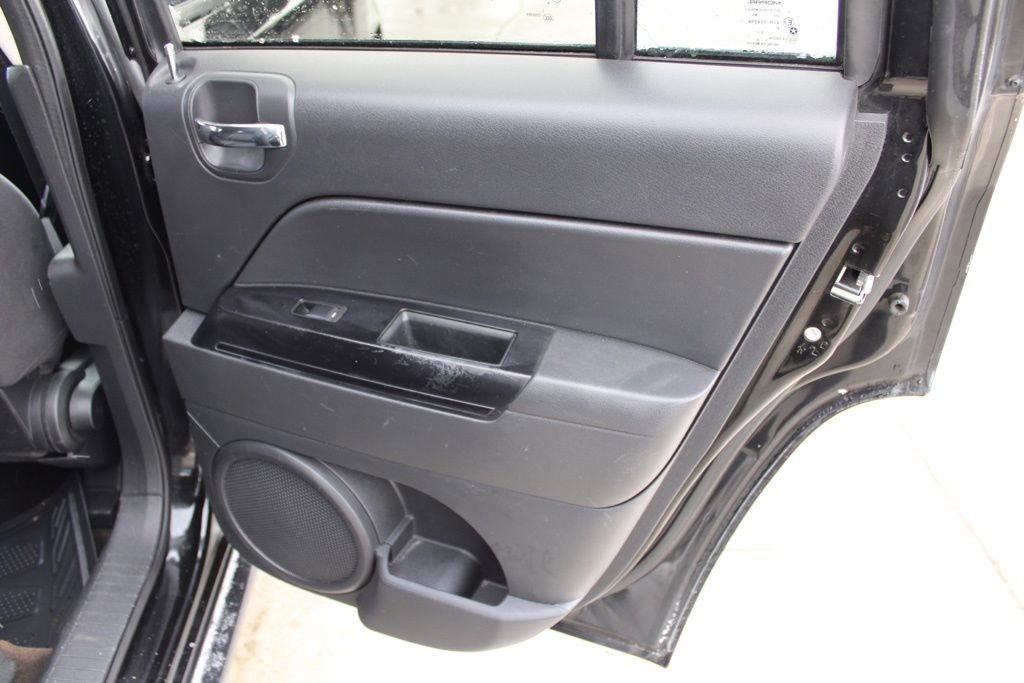 Used 2016 Jeep Compass Sport w/ Power Value Group image 19