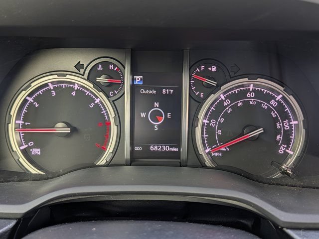 Used 2020 Toyota 4Runner TRD Off-Road Premium w/ Moonroof Package AWD/4WD image 23