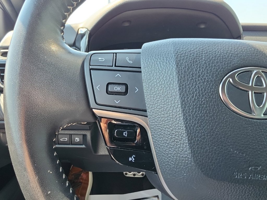 Used 2025 Toyota Camry SE FWD image 20