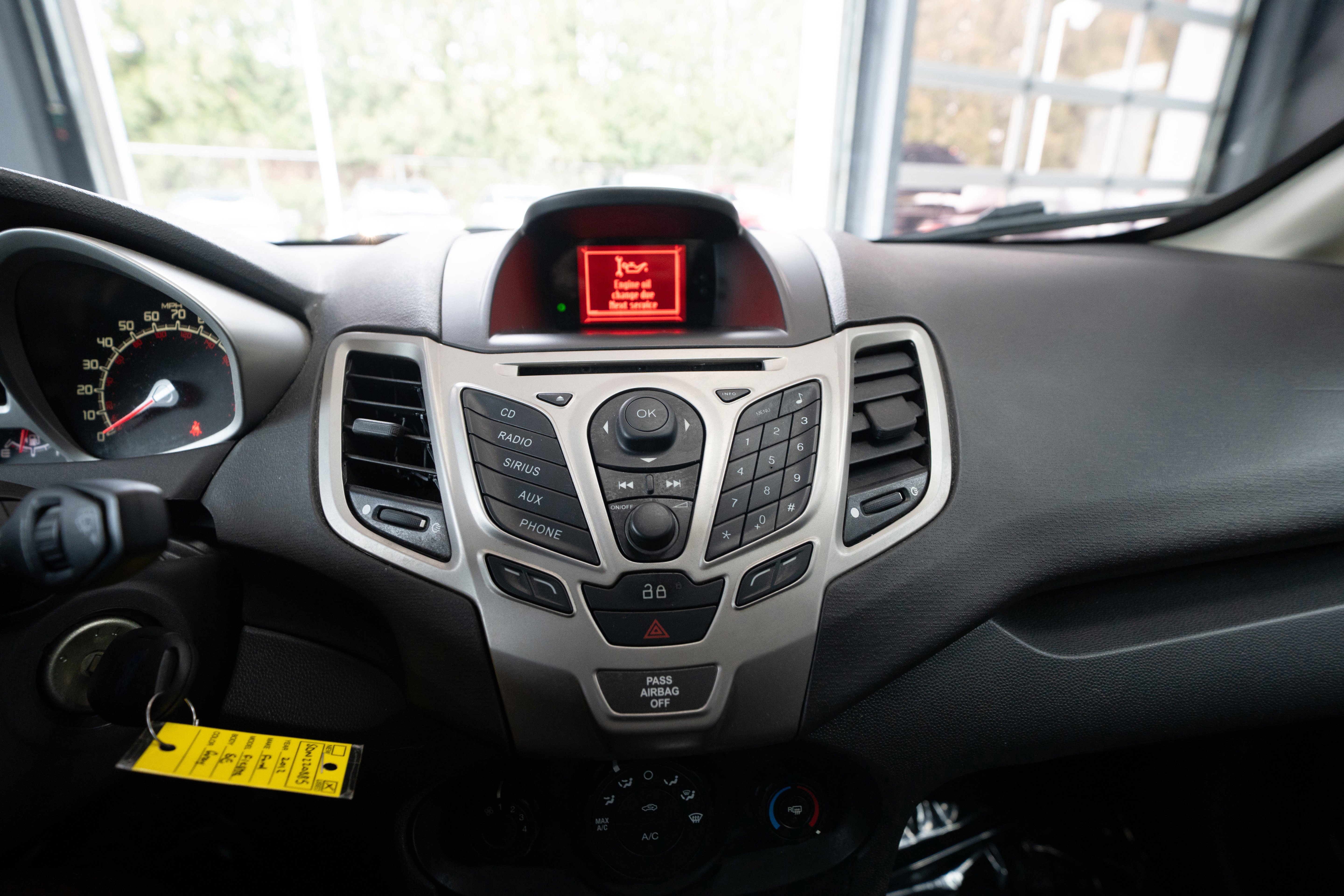 Used 2012 Ford Fiesta SE image 17