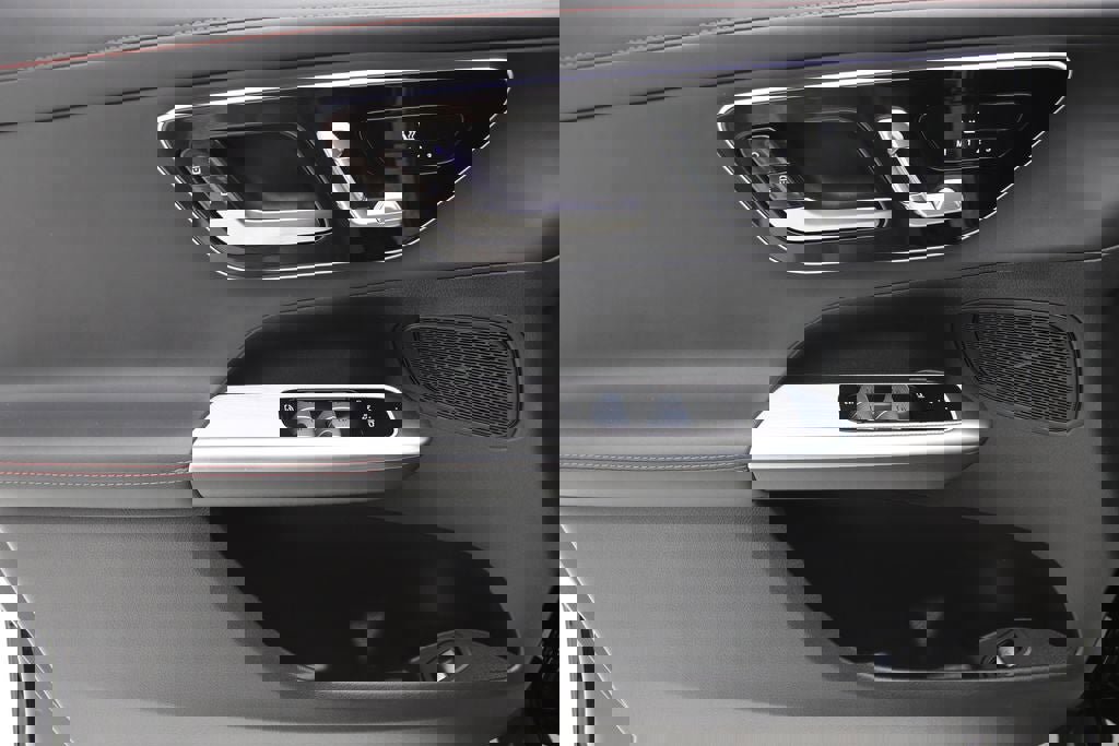 Used 2025 Mercedes-Benz GLC 43 AMG 4MATIC image 17