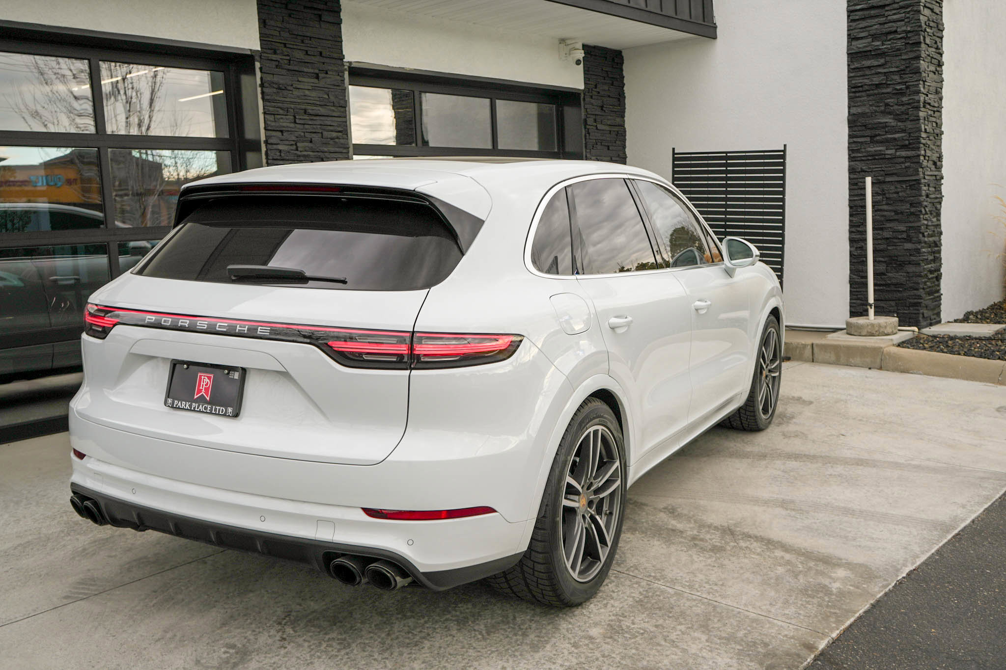 Used 2020 Porsche Cayenne Turbo AWD/4WD image 10
