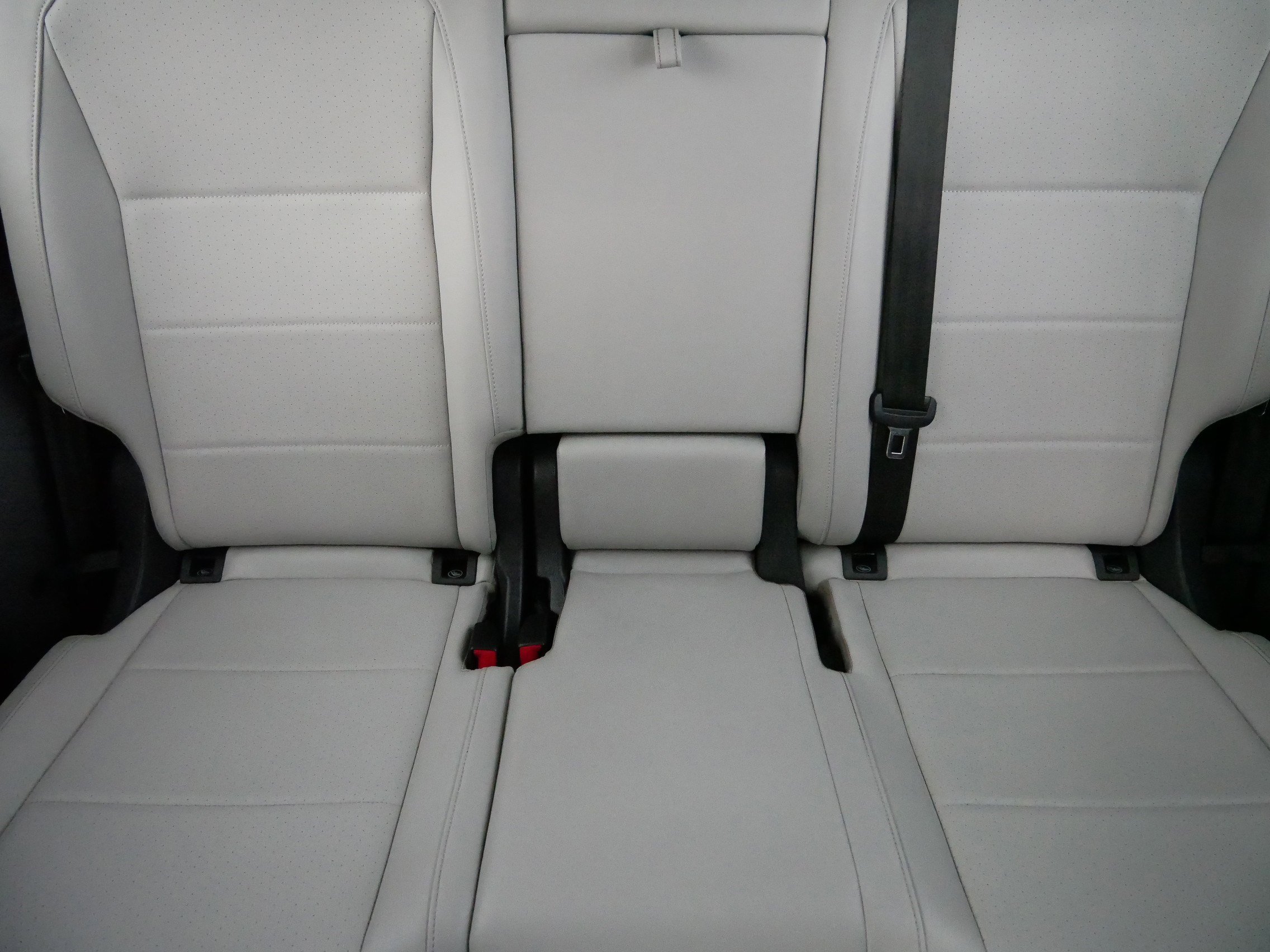 Used 2021 Volkswagen Tiguan SE w/ Panoramic Sunroof Package image 13