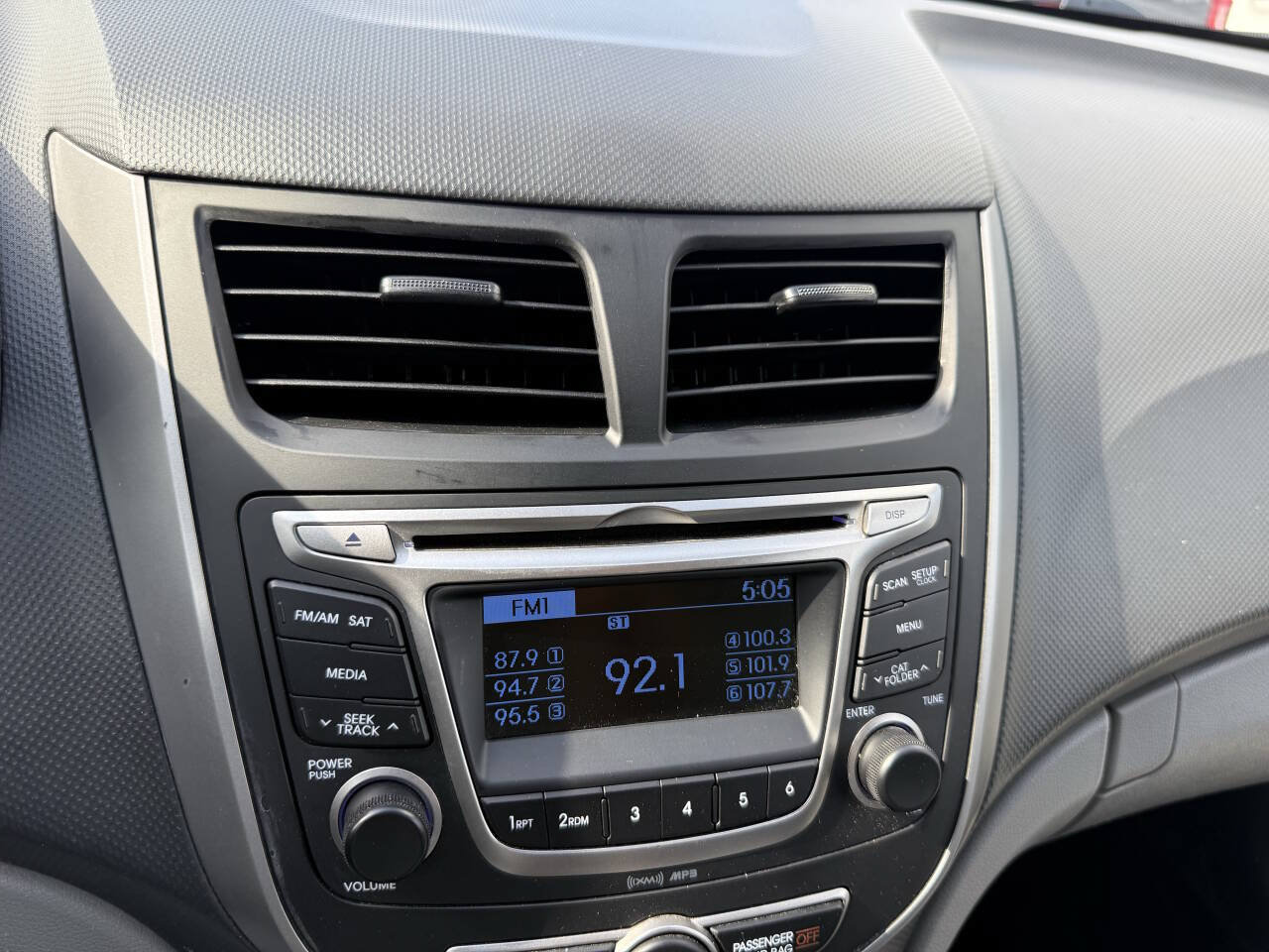 Used 2017 Hyundai Accent SE FWD image 25