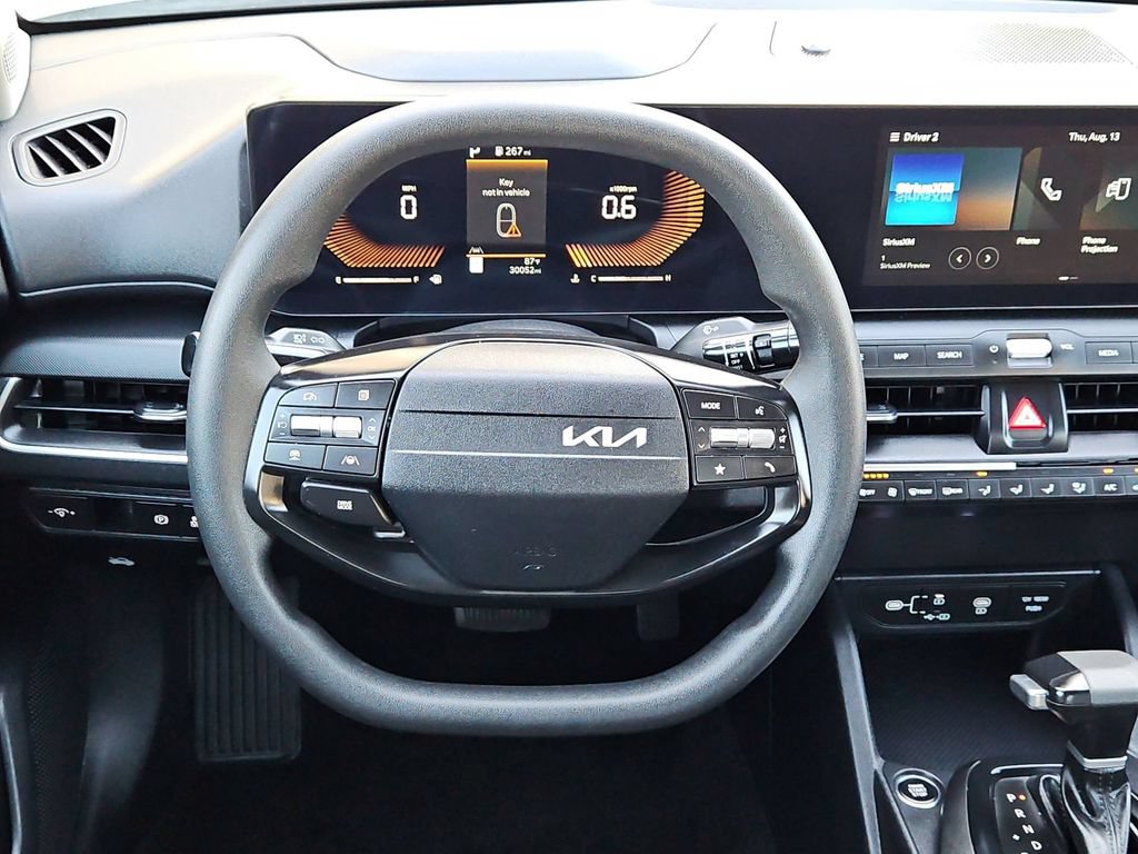 Used 2025 Kia K4 FWD image 23