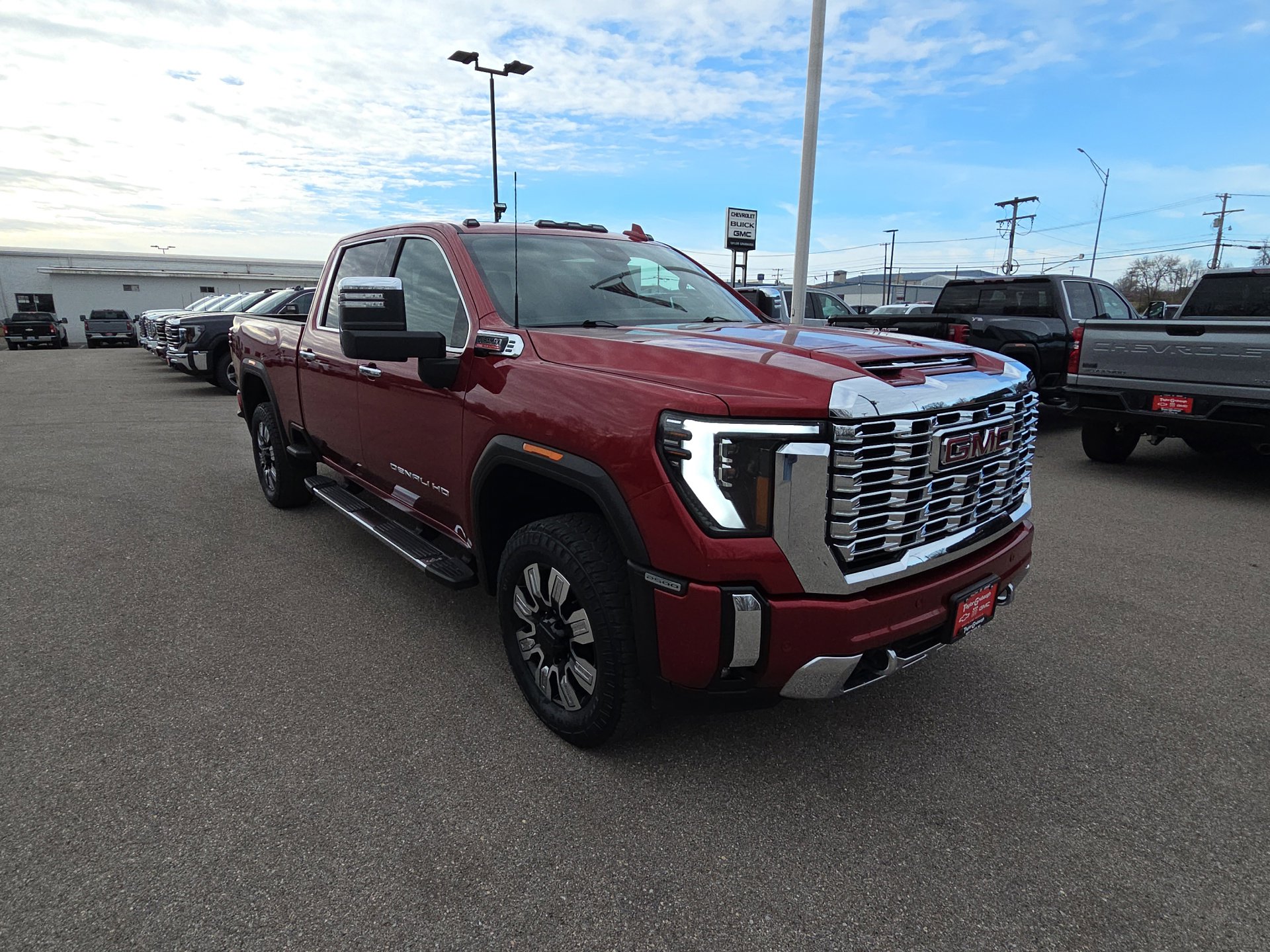 Used 2024 GMC Sierra 2500 Denali w/ Denali Reserve Package image 2