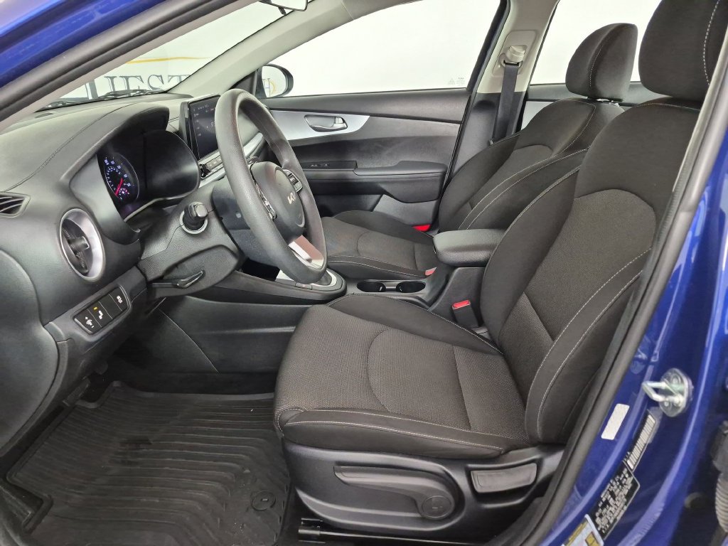 Used 2023 Kia Forte LXS w/ LXS Technology Package FWD image 16