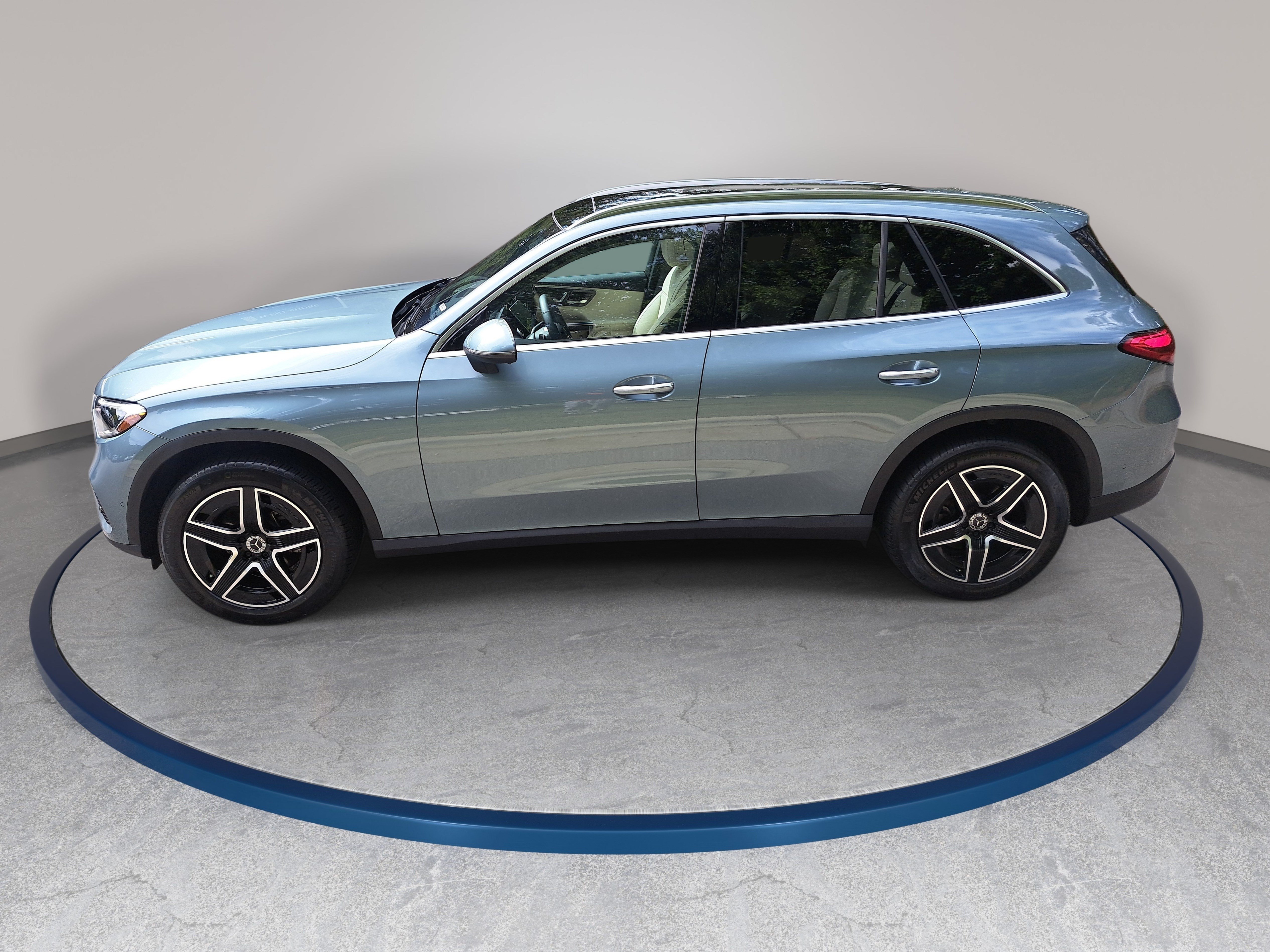 Used 2026 Mercedes-Benz GLC 300 image 9