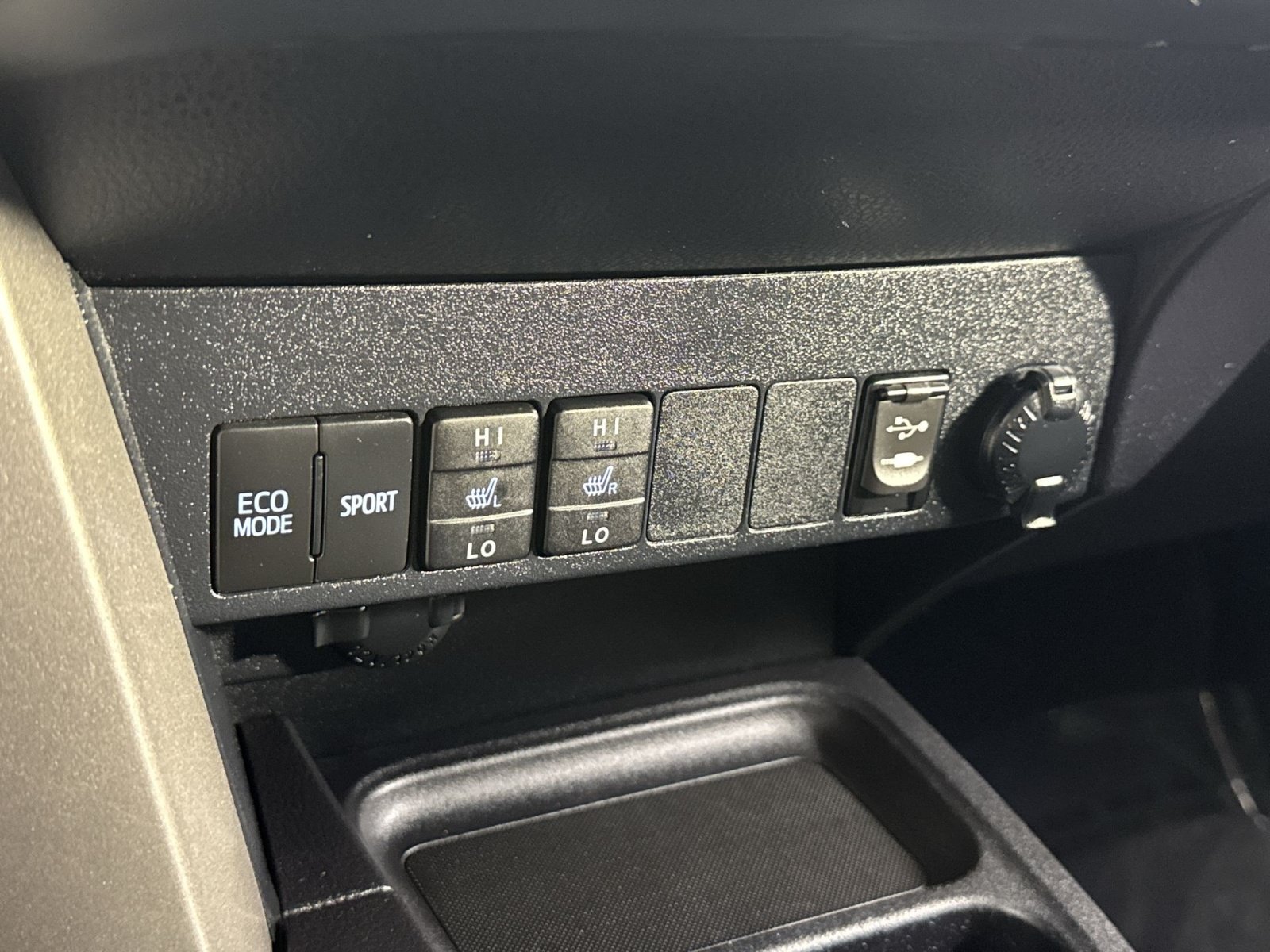 Used 2017 Toyota RAV4 Platinum AWD/4WD image 43