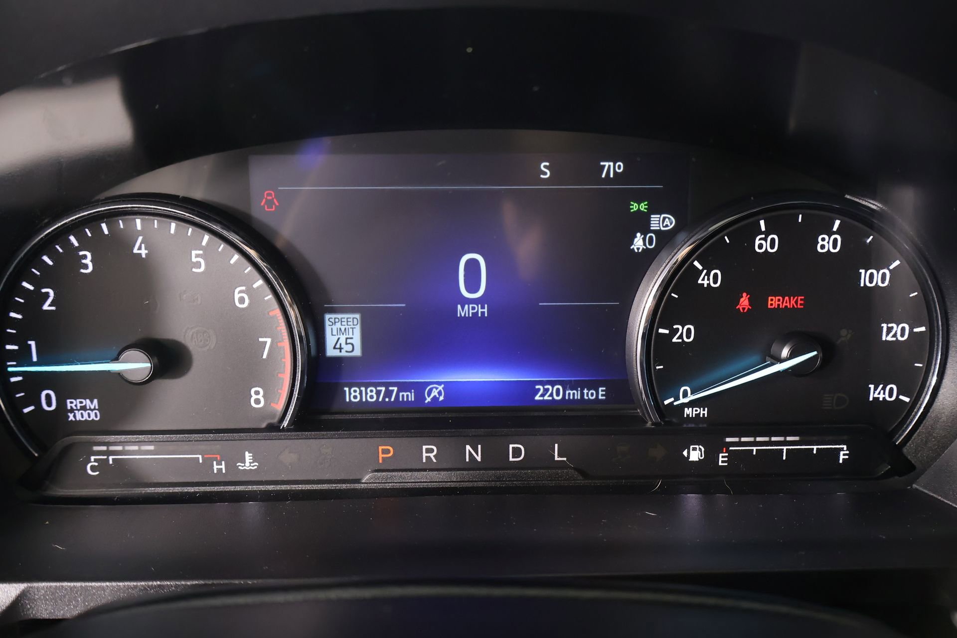 Used 2024 Ford Explorer XLT w/ Equipment Group 202A image 4