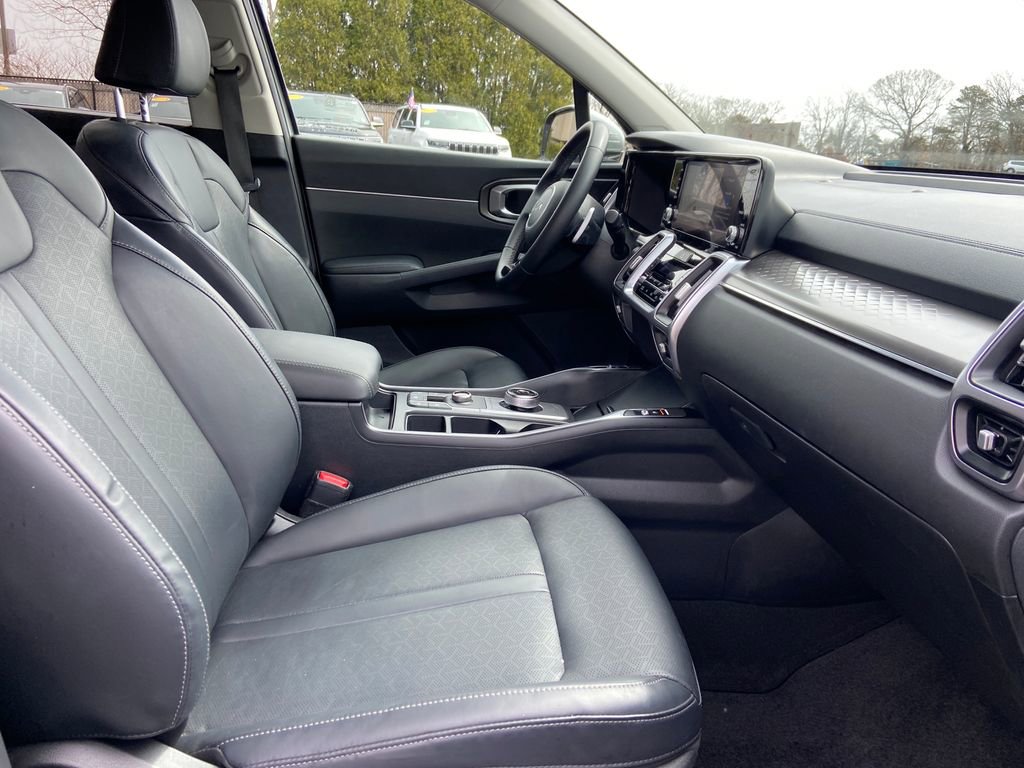 Used 2023 Kia Sorento EX AWD/4WD image 27