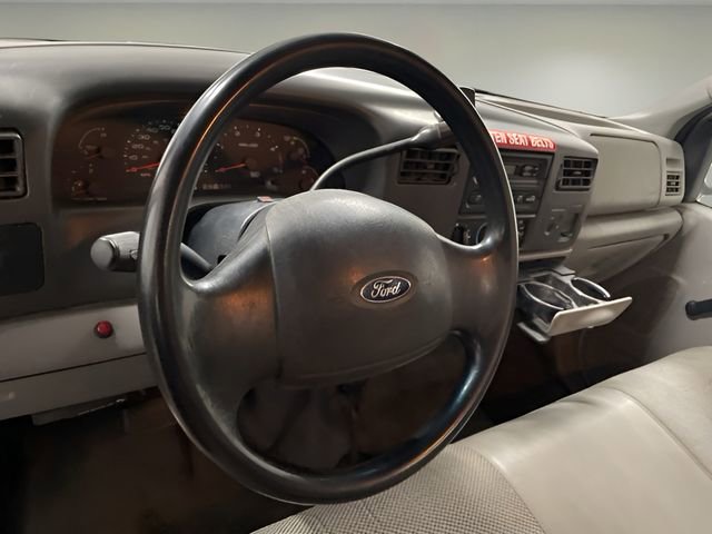 Used 2004 Ford F550 4x4 Regular Cab Super Duty image 19