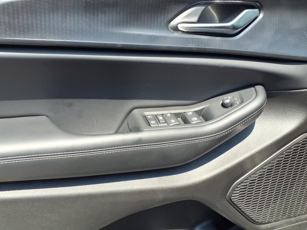 New 2025 Jeep Grand Cherokee L Altitude image 13