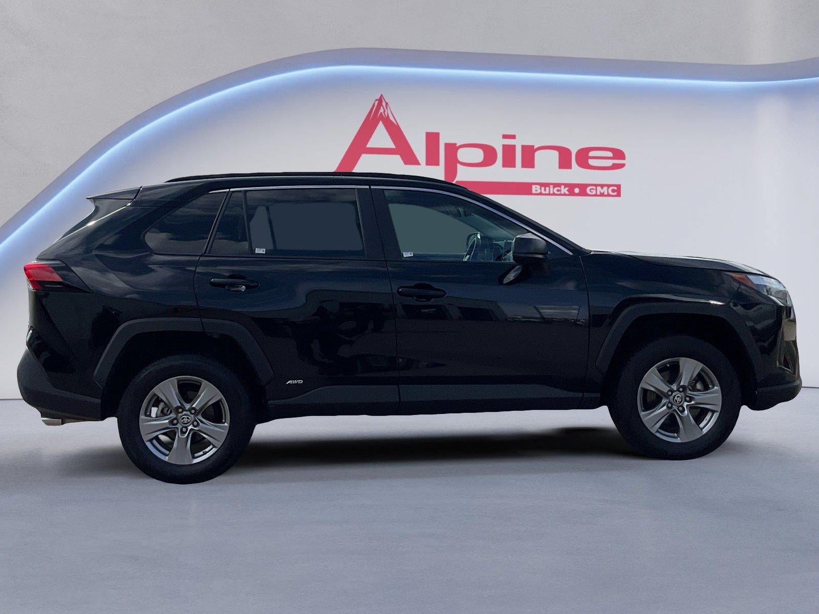 Used 2024 Toyota RAV4 LE AWD/4WD image 6