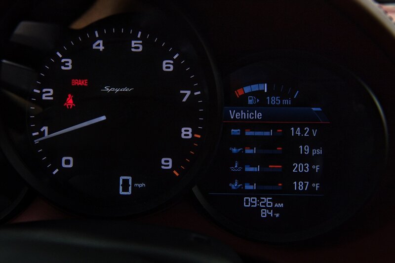 Used 2021 Porsche 718 Boxster Spyder RWD image 30
