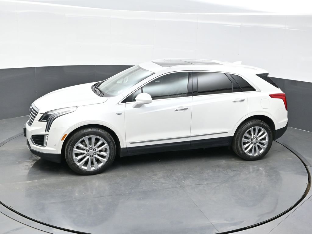 Used 2017 Cadillac XT5 Platinum w/ Driver Assist Package image 29