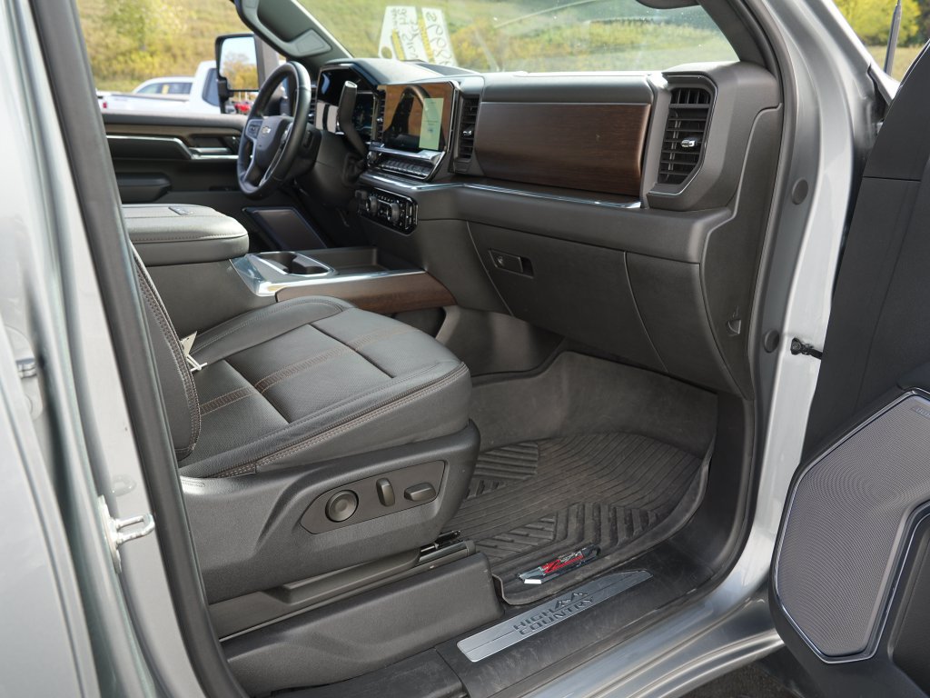 Certified 2024 Chevrolet Silverado 3500 High Country w/ High Country Premium Package AWD/4WD image 29