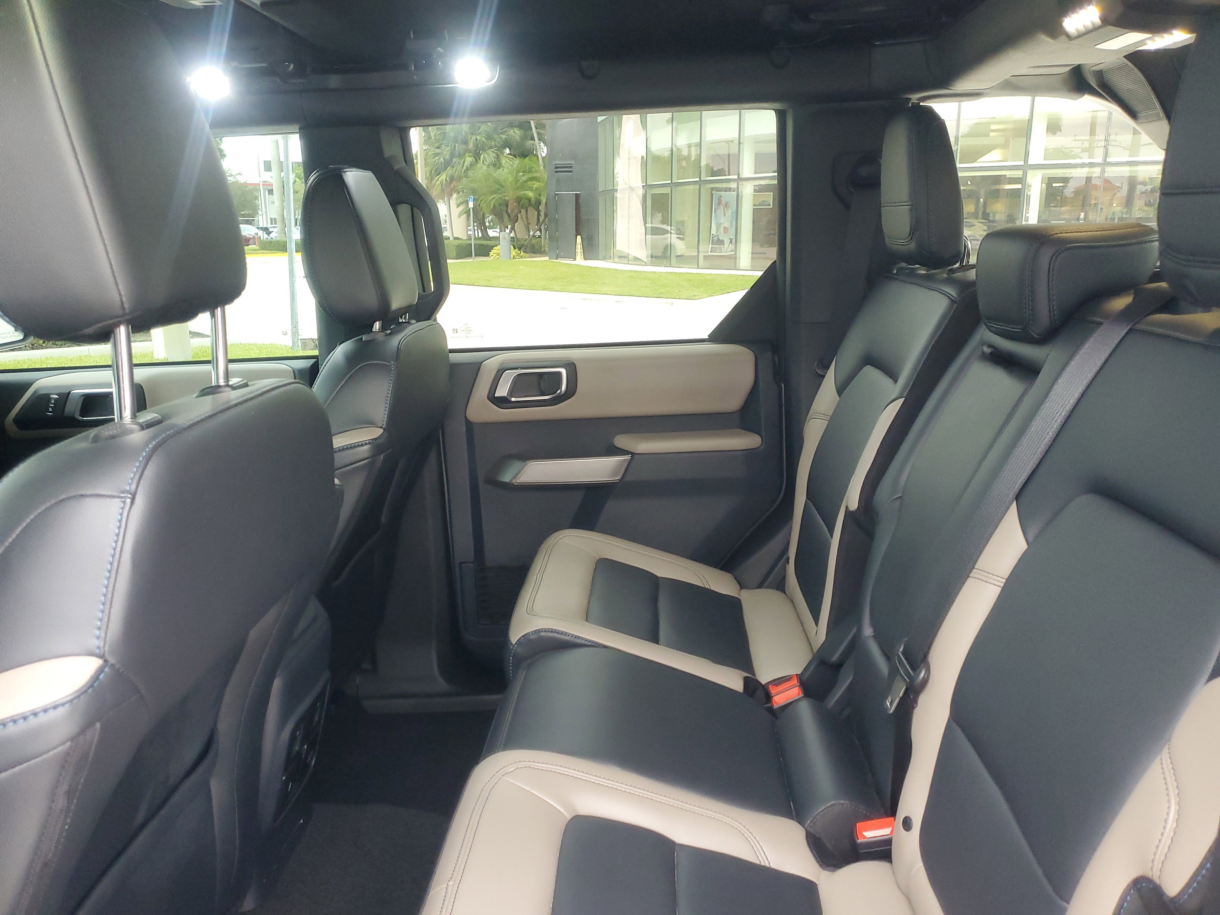 Used 2023 Ford Bronco Wildtrak image 14