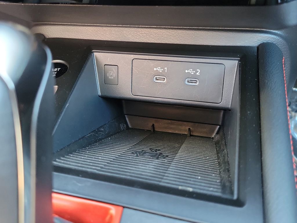 Used 2025 Nissan Kicks SR image 13