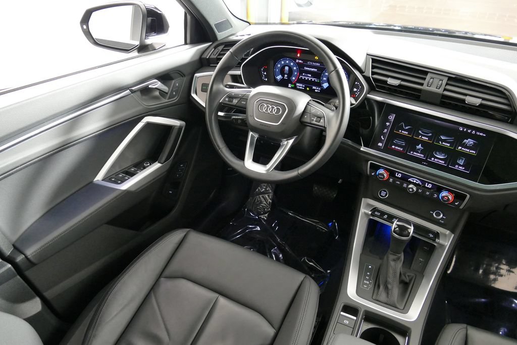 Used 2023 Audi Q3 2.0T Premium Plus w/ Premium Plus Package AWD/4WD image 22