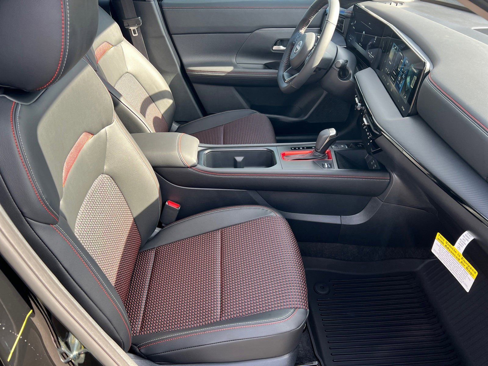 New 2026 Nissan Kicks SR image 13