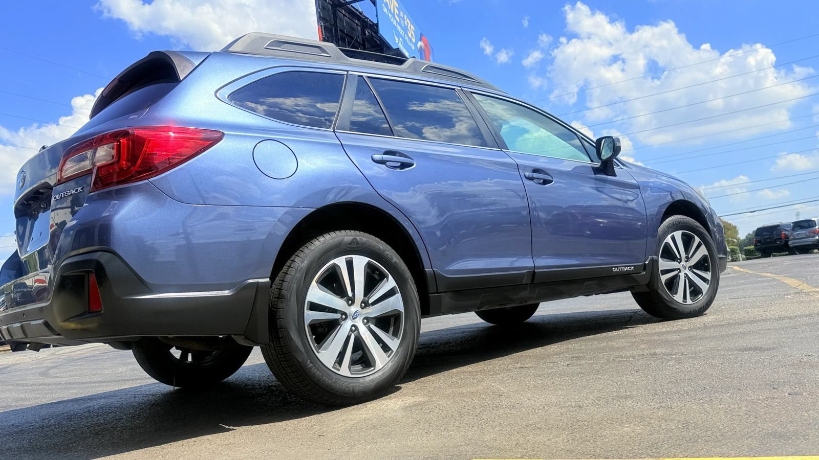 Used 2018 Subaru Outback 2.5i Limited AWD/4WD image 10