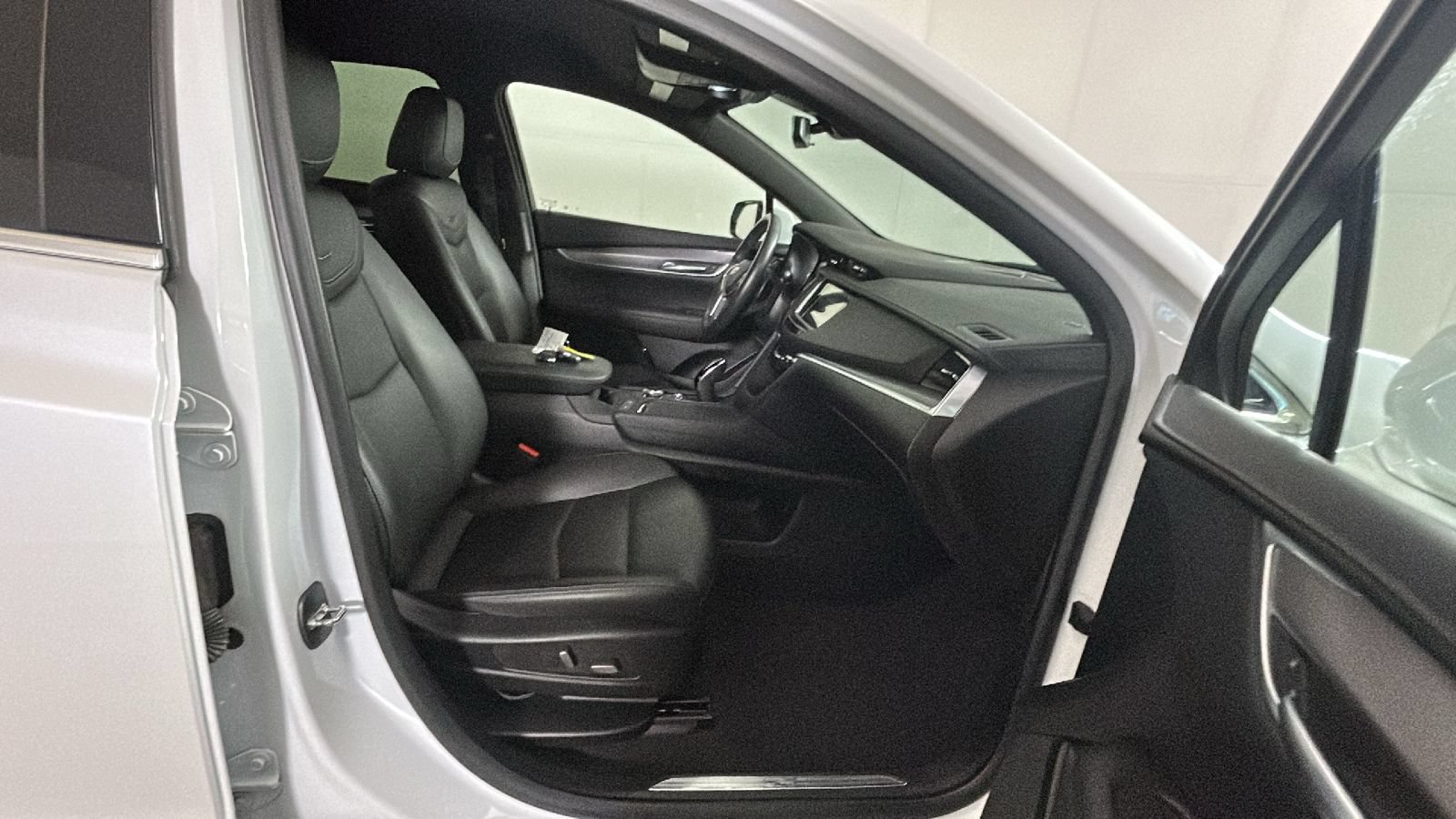 Used 2023 Cadillac XT5 Luxury FWD image 34