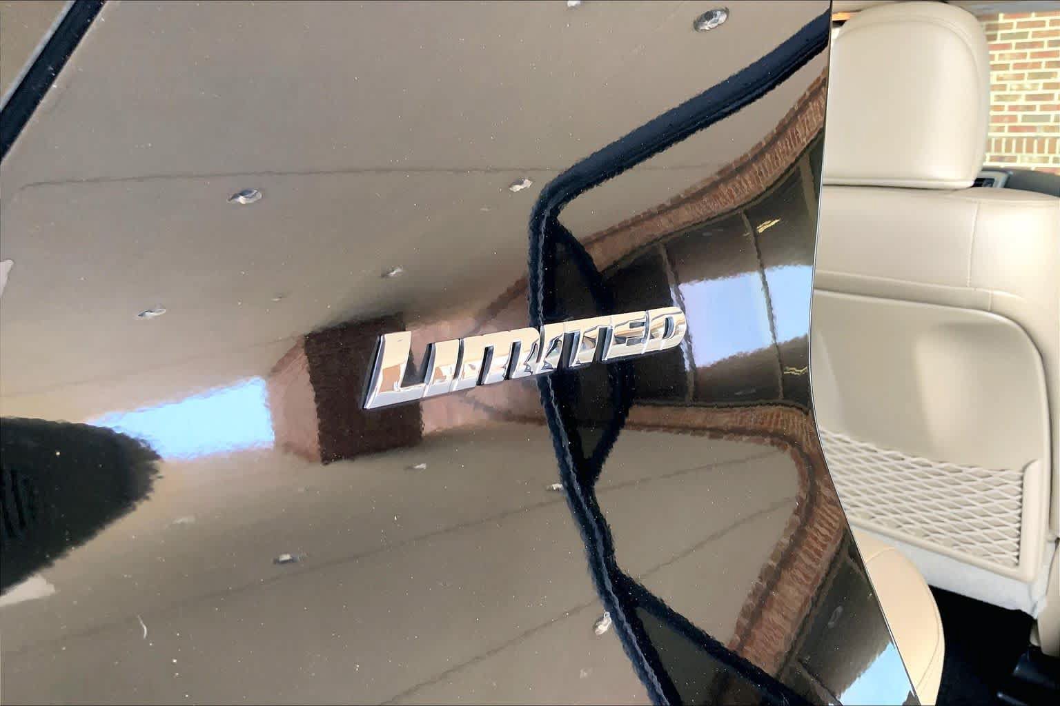Used 2018 Toyota 4Runner Limited AWD/4WD image 10