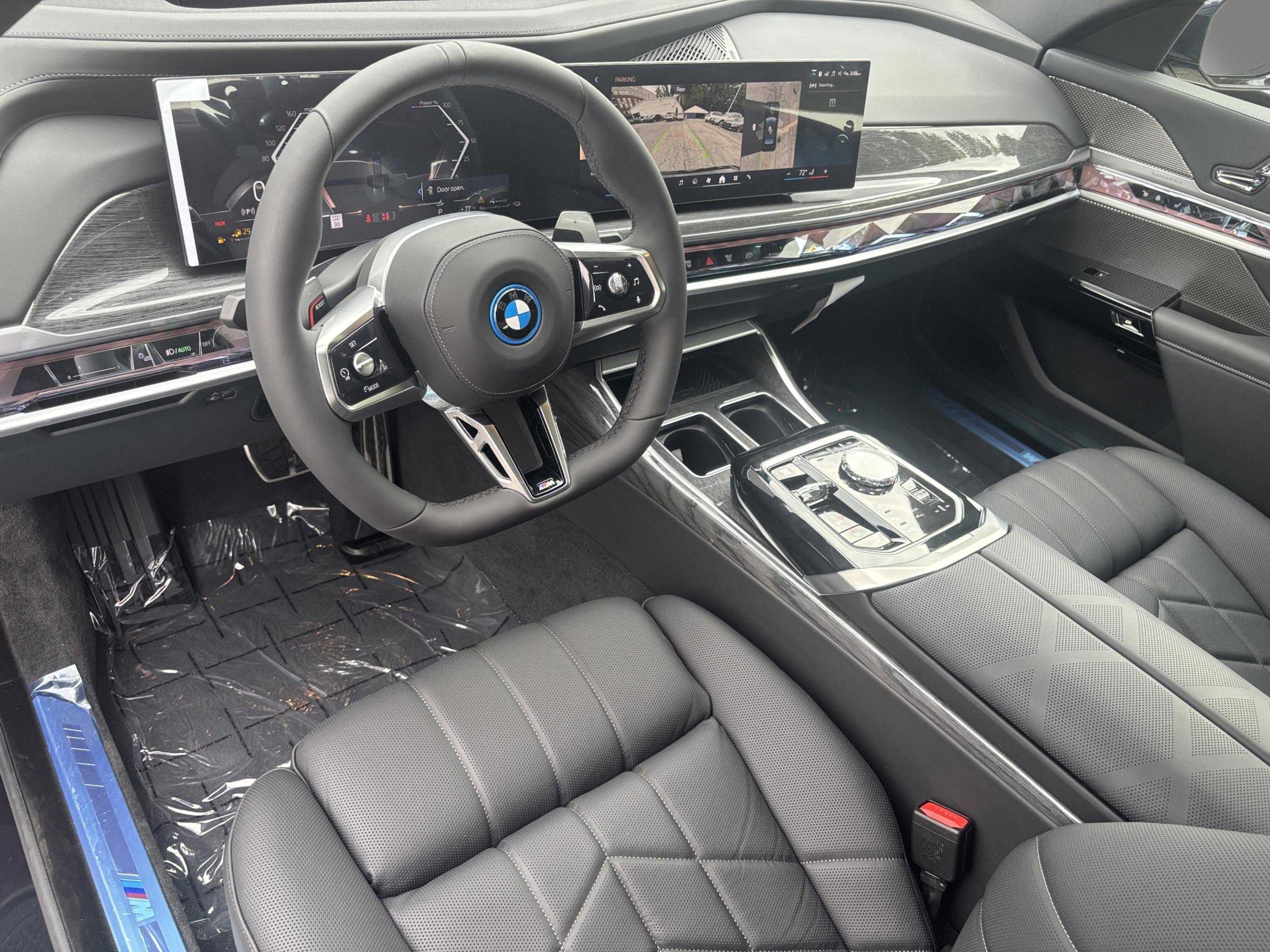 Used 2026 BMW 750e xDrive image 19