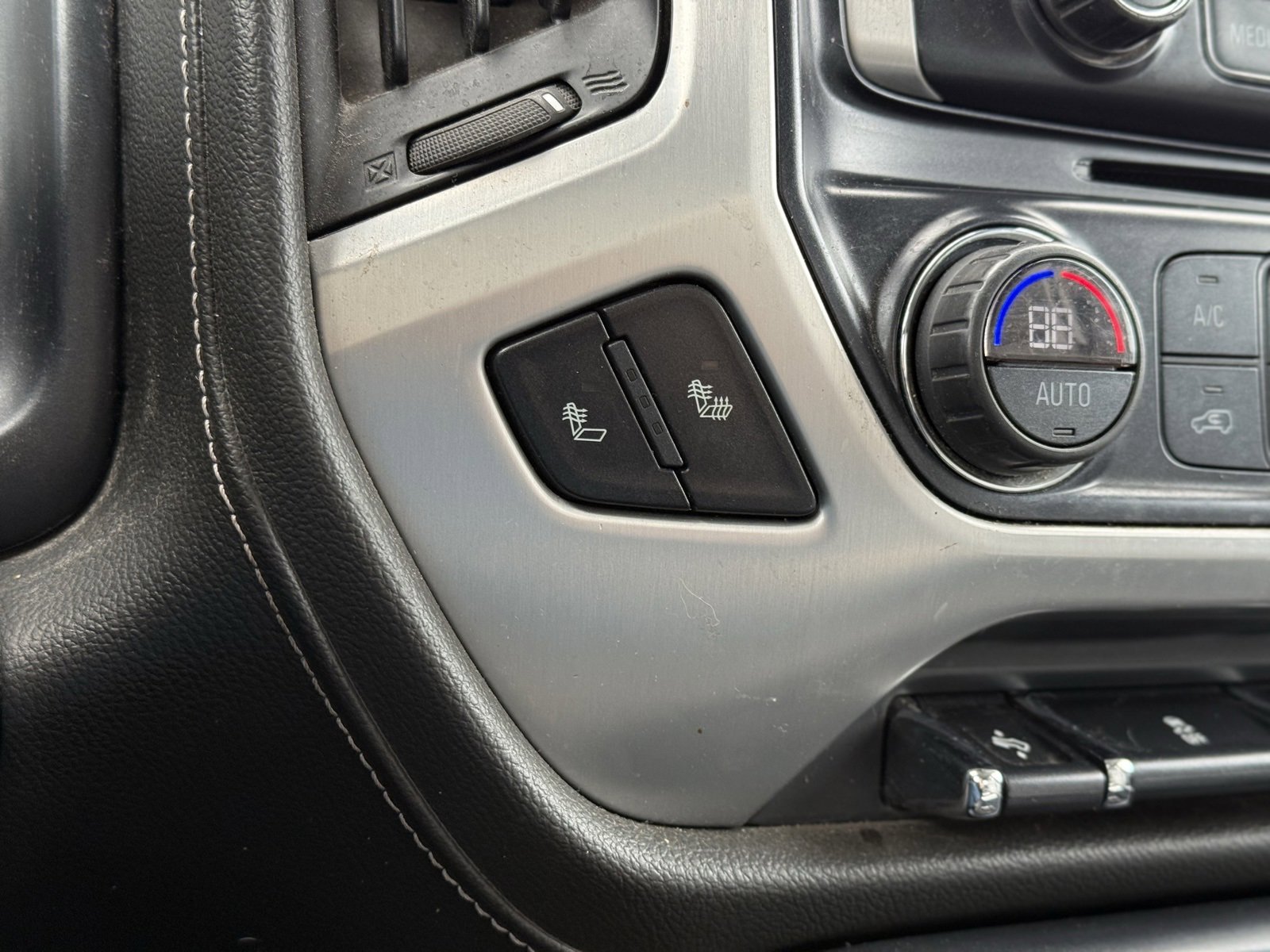 Used 2016 GMC Sierra 1500 SLT w/ SLT Premium Package image 28