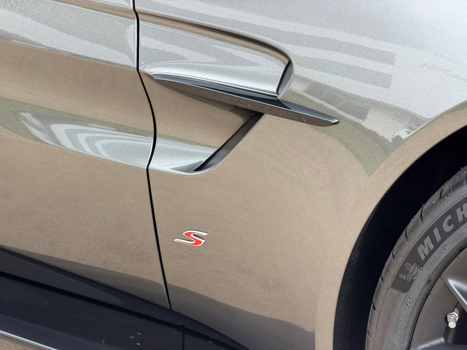 New 2026 Aston Martin V8 Vantage S RWD image 22