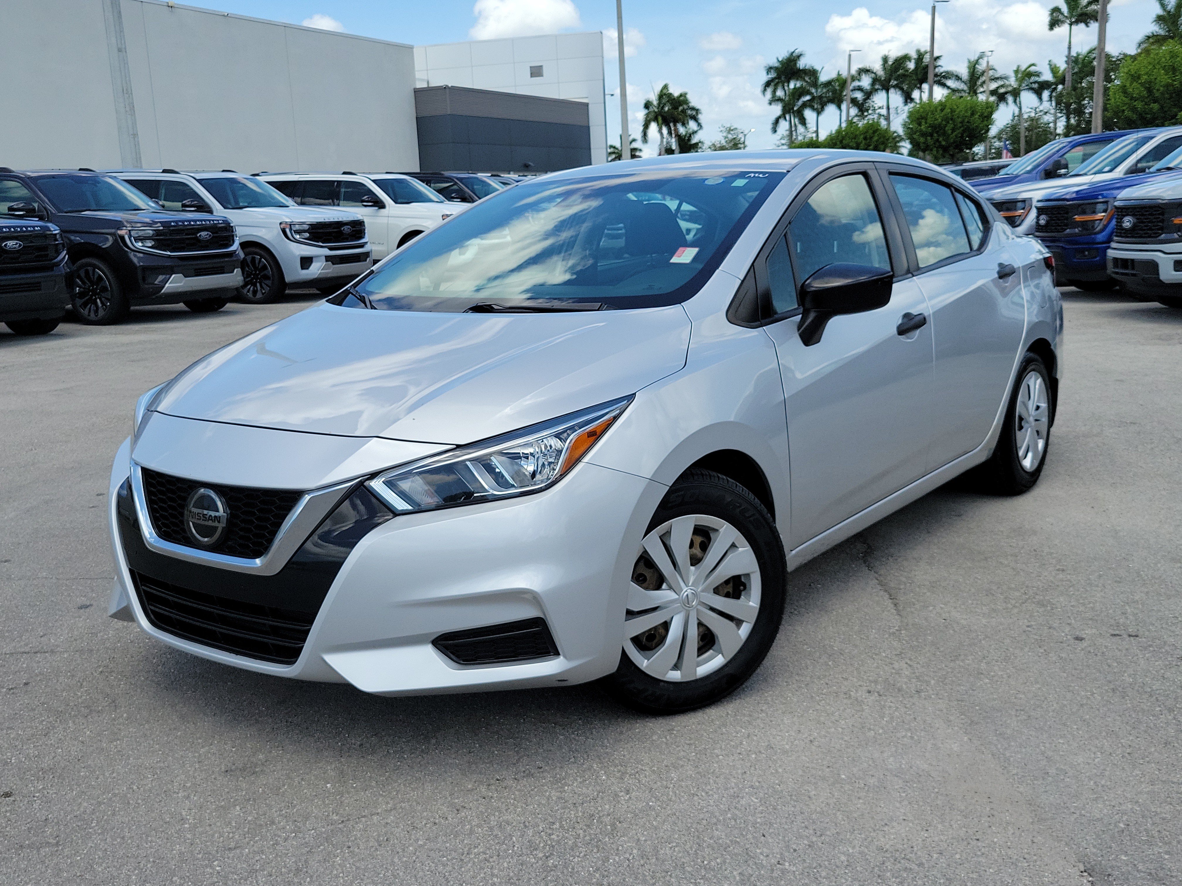 Used 2021 Nissan Versa S FWD image 31