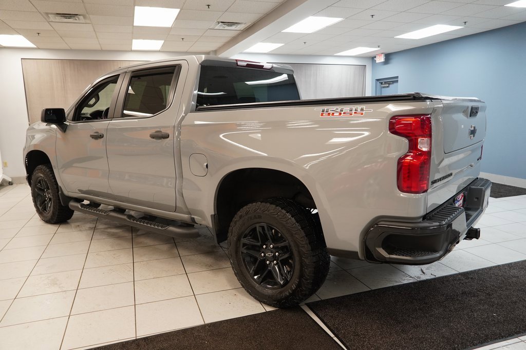 Used 2024 Chevrolet Silverado 1500 Custom Trail Boss w/ LPO, Dark Essentials Package image 7