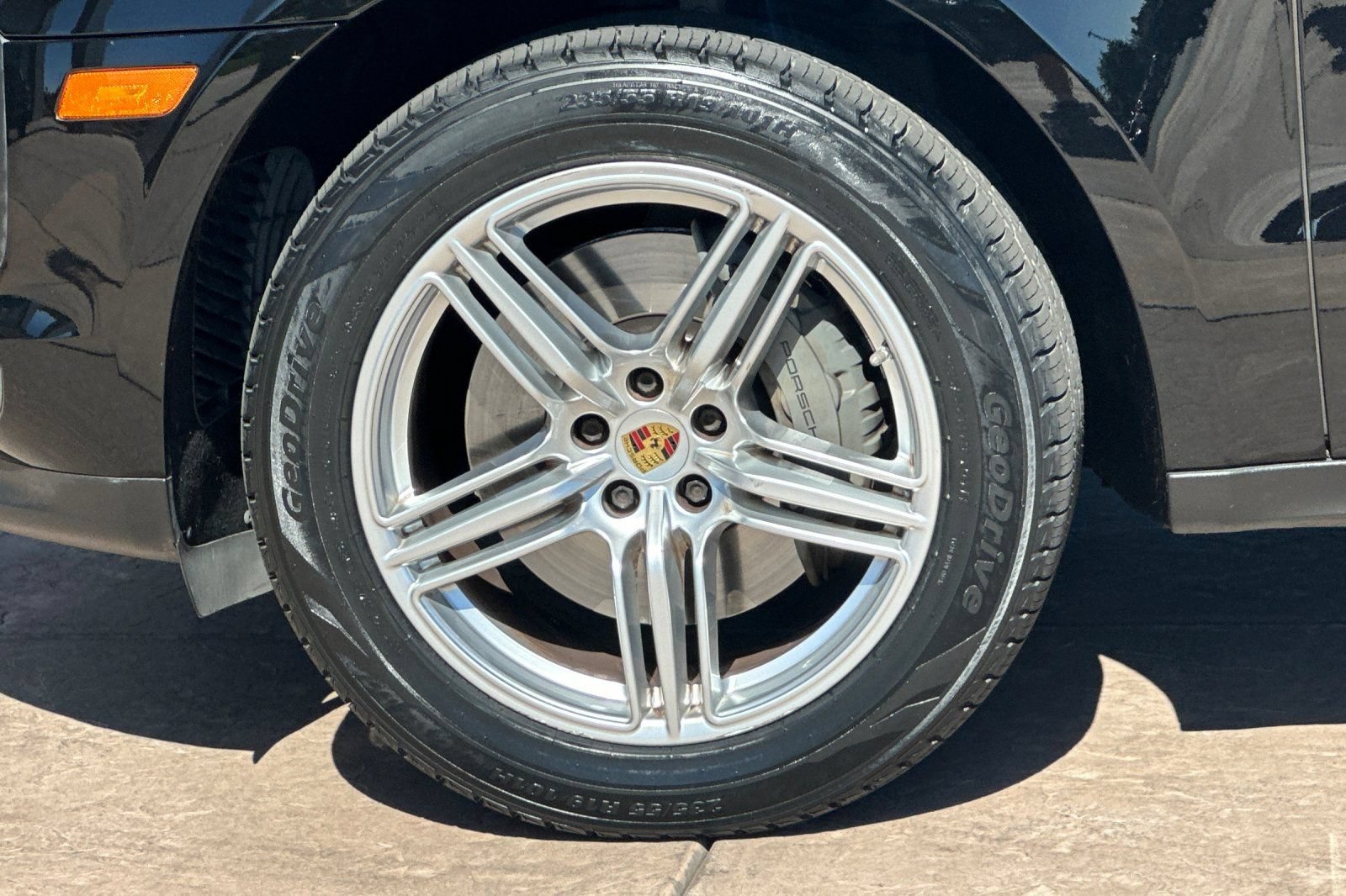 Used 2019 Porsche Macan S AWD/4WD image 32
