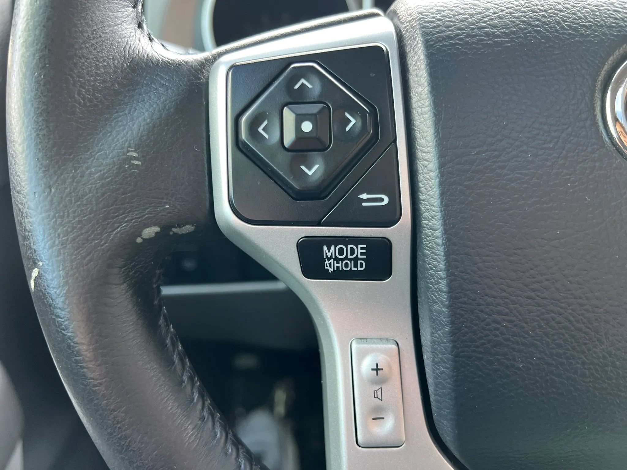 Used 2014 Toyota Sequoia SR5 RWD image 22